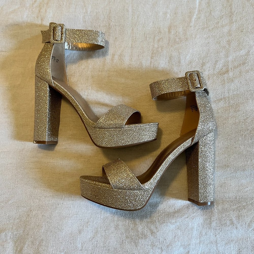 Dream Pairs | Light Gold Sparkle High Heels Size 8
